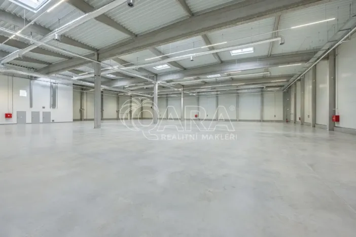 Pronájem skladu, Divišov, 2704 m2