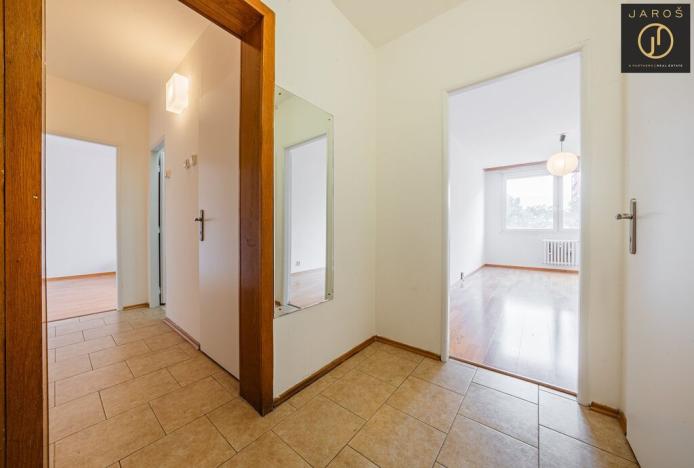 Prodej bytu 2+1, Praha - Kobylisy, Famfulíkova, 62 m2