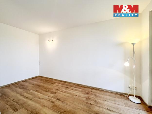 Pronájem bytu 1+kk, Klecany, V Honech, 33 m2