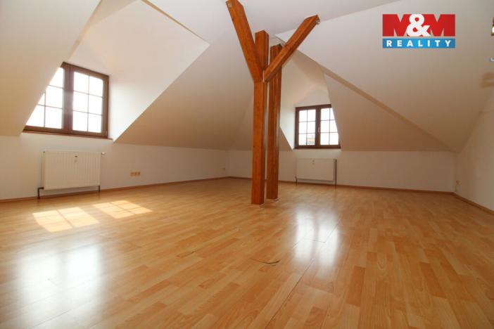 Prodej bytu 2+1, Nový Bor - Arnultovice, Gen. Svobody, 92 m2