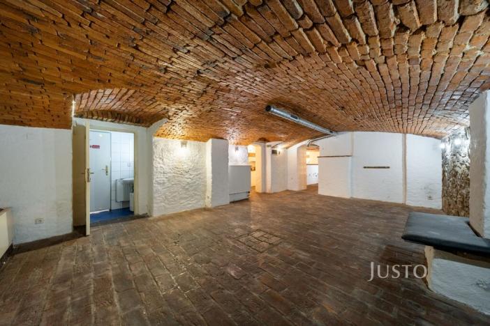 Prodej obchodního prostoru, České Budějovice - České Budějovice 1, nám. Přemysla Otakara II., 301 m2