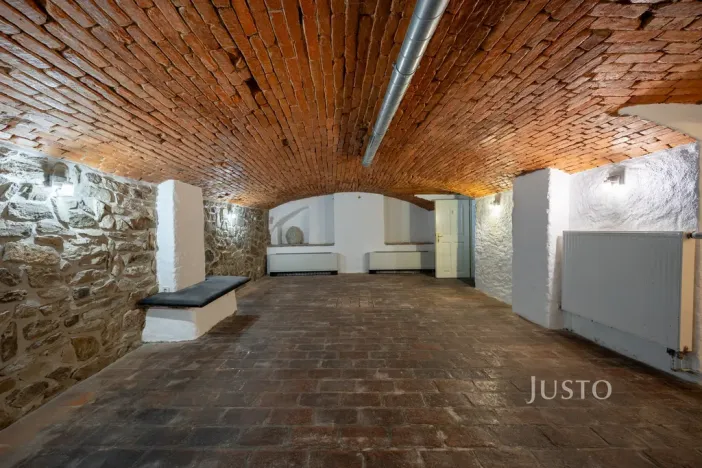 Prodej restaurace, České Budějovice - České Budějovice 1, nám. Přemysla Otakara II., 103 m2