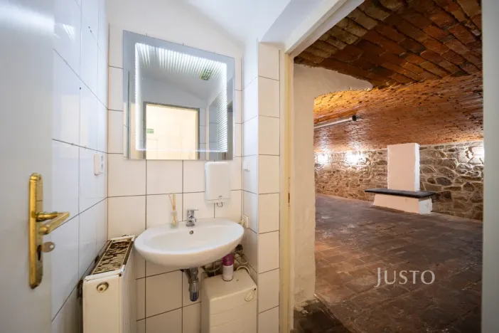 Prodej restaurace, České Budějovice - České Budějovice 1, nám. Přemysla Otakara II., 103 m2