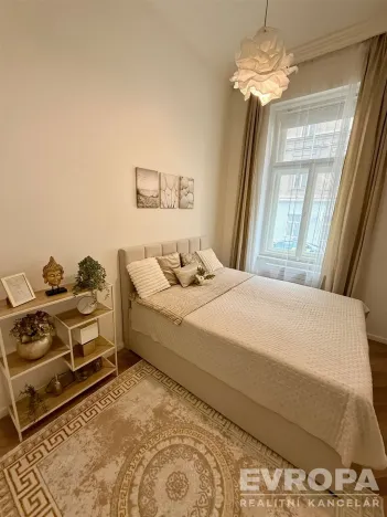 Pronájem bytu 2+kk, Praha - Vinohrady, U Zvonařky, 38 m2