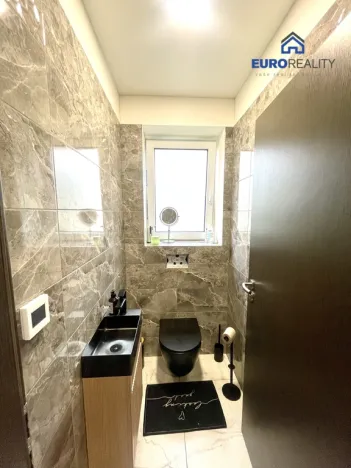 Prodej rodinného domu, Mnichov, 144 m2