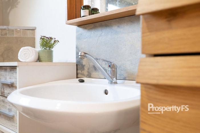 Prodej rodinného domu, Veleň, 141 m2