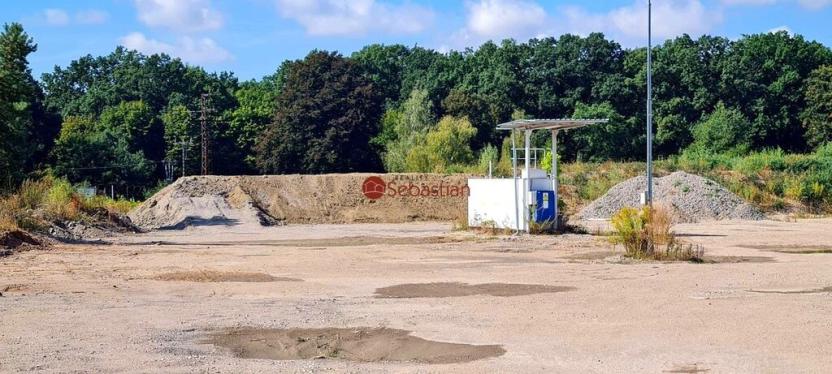 Pronájem komerčního pozemku, Hradec Králové - Třebeš, V Mlejnku, 10995 m2