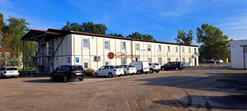 Pronájem komerčního pozemku, Hradec Králové - Třebeš, V Mlejnku, 10995 m2