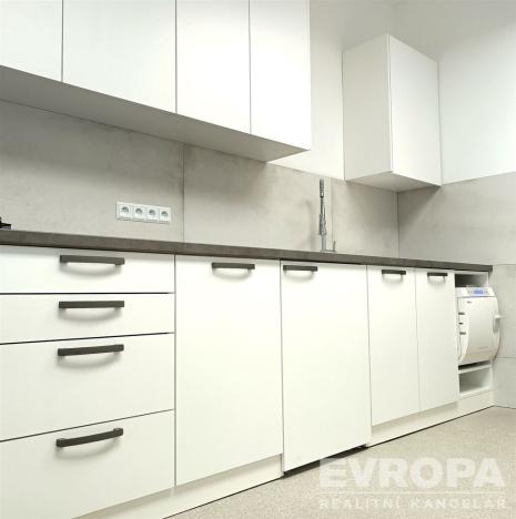 Pronájem komerční nemovitosti, Praha, Olšanská, 14 m2