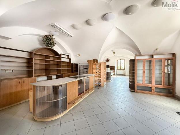Pronájem obchodního prostoru, Osek, náměstí Klášterní, 151 m2