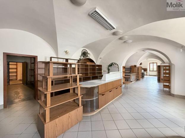 Pronájem obchodního prostoru, Osek, náměstí Klášterní, 151 m2