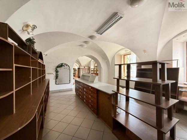 Pronájem obchodního prostoru, Osek, náměstí Klášterní, 151 m2