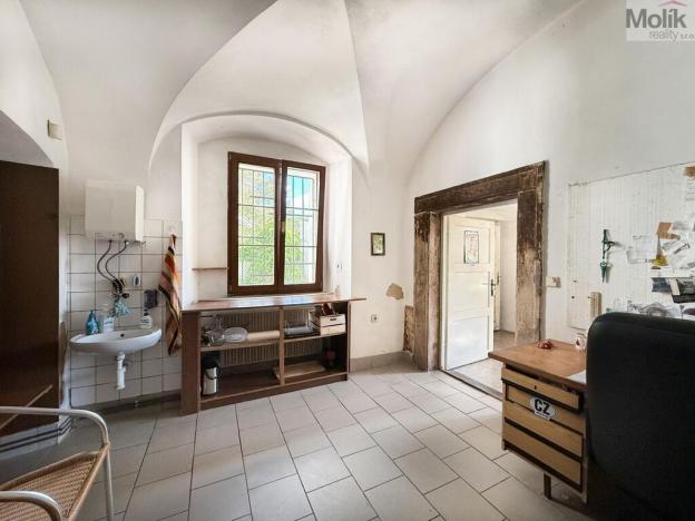 Pronájem obchodního prostoru, Osek, náměstí Klášterní, 151 m2