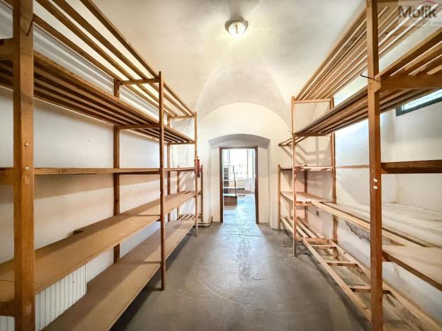 Pronájem obchodního prostoru, Osek, náměstí Klášterní, 151 m2