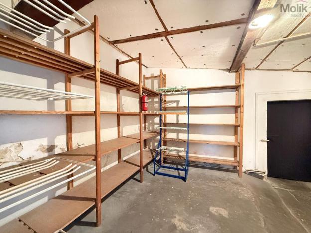 Pronájem obchodního prostoru, Osek, náměstí Klášterní, 151 m2