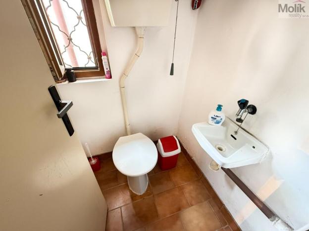 Pronájem obchodního prostoru, Osek, náměstí Klášterní, 151 m2