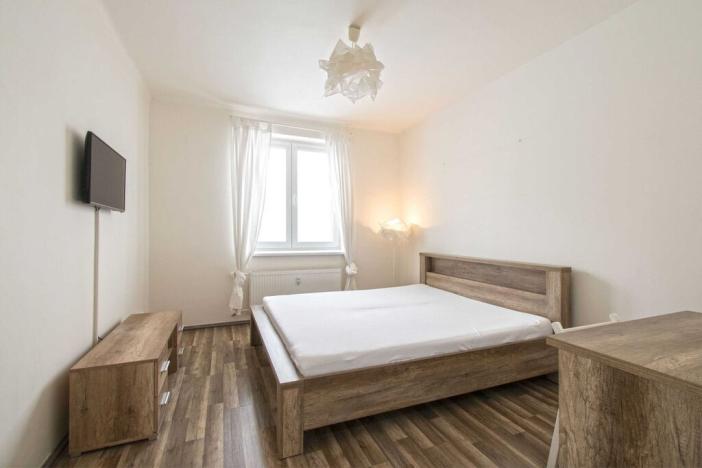 Pronájem bytu 1+1, Praha - Vokovice, Kladenská, 36 m2