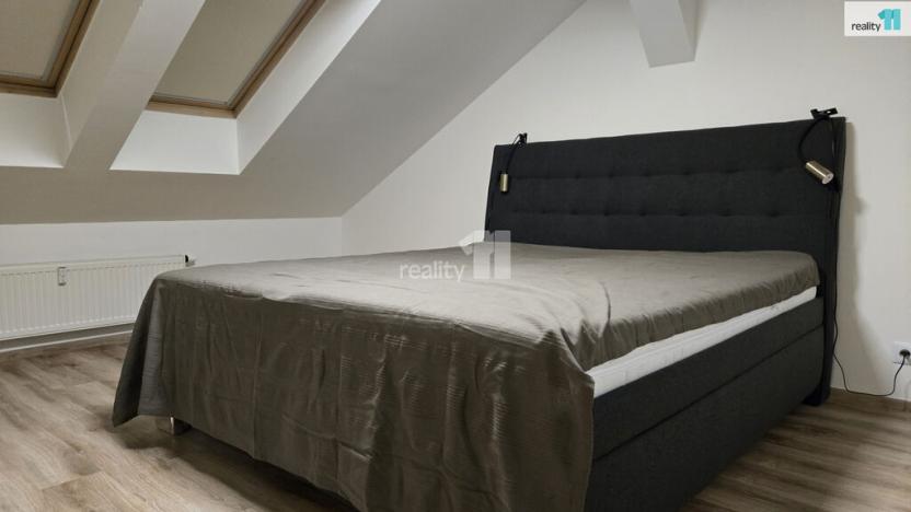 Pronájem bytu 2+kk, Praha - Bubeneč, Korunovační, 40 m2