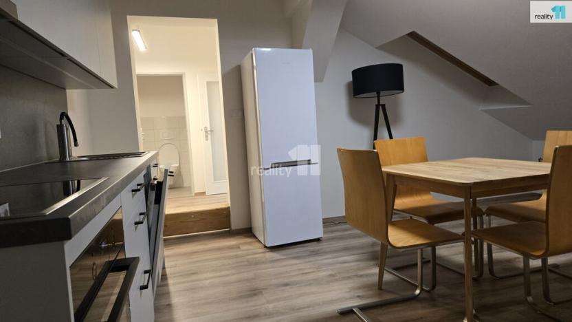 Pronájem bytu 2+kk, Praha - Bubeneč, Korunovační, 40 m2