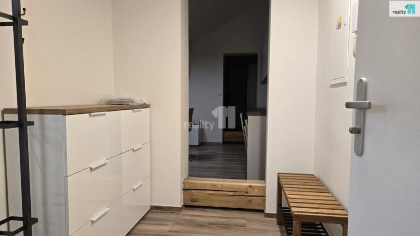 Pronájem bytu 2+kk, Praha - Bubeneč, Korunovační, 40 m2