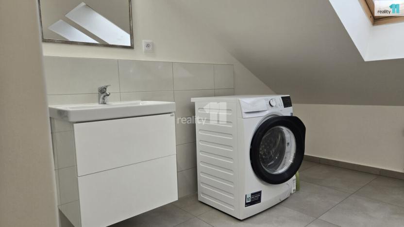 Pronájem bytu 2+kk, Praha - Bubeneč, Korunovační, 40 m2