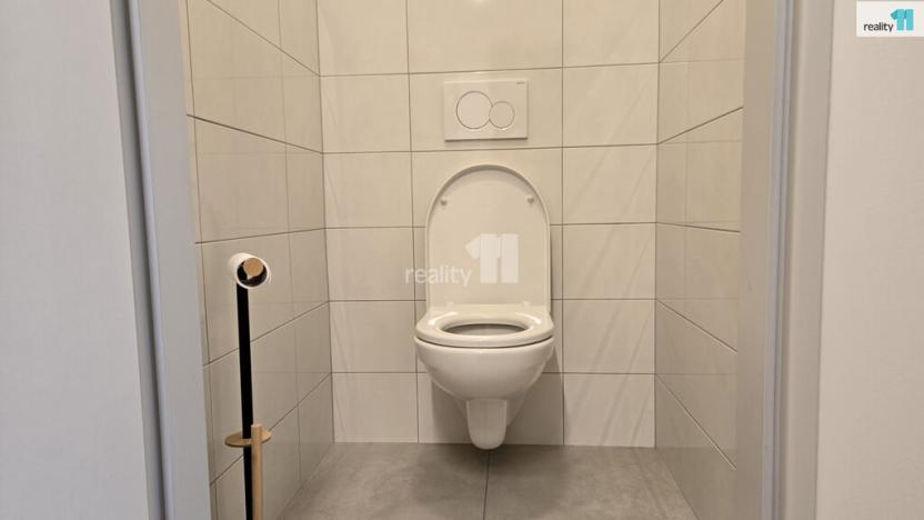 Pronájem bytu 2+kk, Praha - Bubeneč, Korunovační, 40 m2