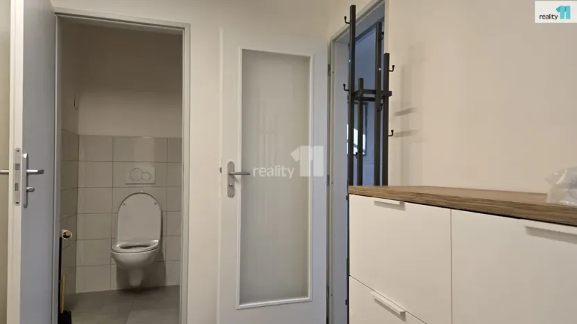 Pronájem bytu 2+kk, Praha - Bubeneč, Korunovační, 40 m2