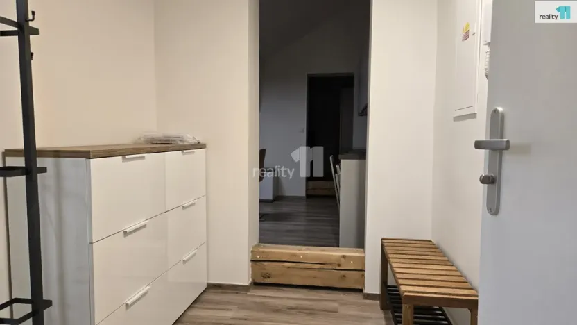 Pronájem bytu 2+kk, Praha - Bubeneč, Korunovační, 40 m2