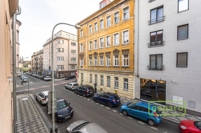 Pronájem bytu 1+kk, Praha - Smíchov, Pod Barvířkou, 28 m2