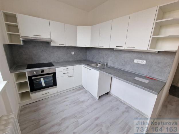 Pronájem bytu 2+1, Krnov - Pod Cvilínem, SPC S, 58 m2