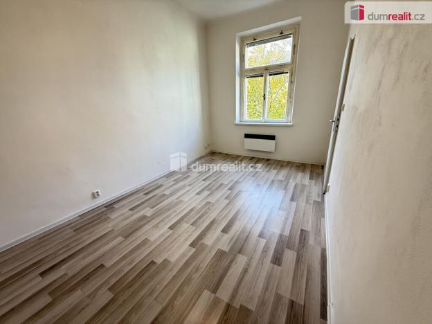 Pronájem bytu 1+kk, Praha - Smíchov, Na Skalce, 22 m2