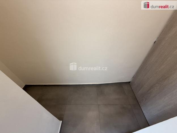 Pronájem bytu 1+kk, Praha - Smíchov, Na Skalce, 22 m2