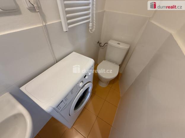 Pronájem bytu 1+kk, Praha - Smíchov, Na Skalce, 22 m2