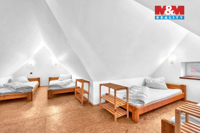 Prodej ubytování, Žacléř, Sadová, 151 m2