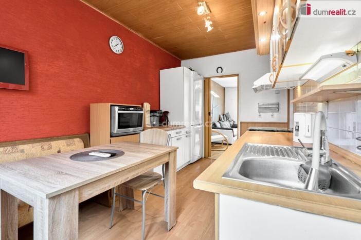 Prodej bytu 2+1, Lubenec, Karlovarská, 67 m2