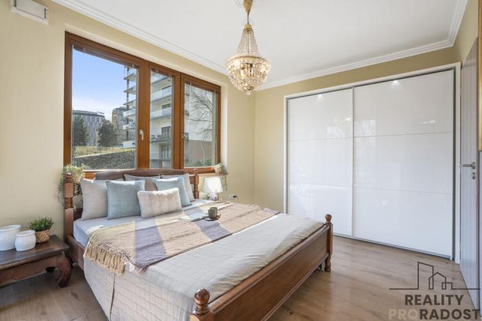 Pronájem bytu 2+kk, Praha - Vokovice, K Červenému vrchu, 73 m2