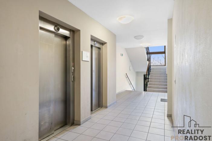 Pronájem bytu 2+kk, Praha - Vokovice, K Červenému vrchu, 73 m2