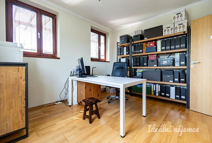 Pronájem bytu 4+kk, Měšice, Nad Babím dolem, 131 m2