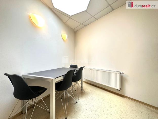 Pronájem obchodního prostoru, Brno - Židenice, Bubeníčkova, 193 m2