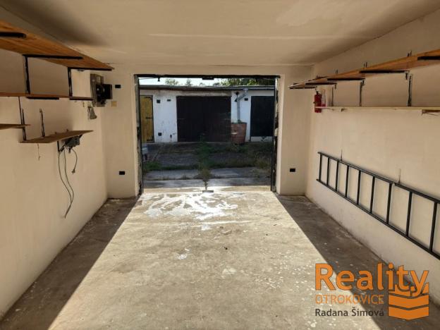 Pronájem garáže, Otrokovice, Smetanova, 17 m2