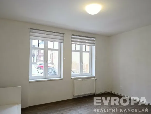 Prodej bytu 2+1, Nový Bor, Palackého náměstí, 66 m2