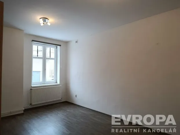 Prodej bytu 2+1, Nový Bor, Palackého náměstí, 66 m2