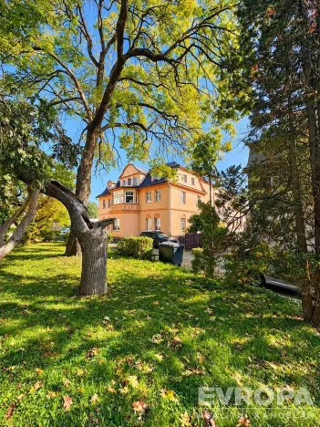 Prodej bytu 2+1, Nový Bor, Palackého náměstí, 66 m2