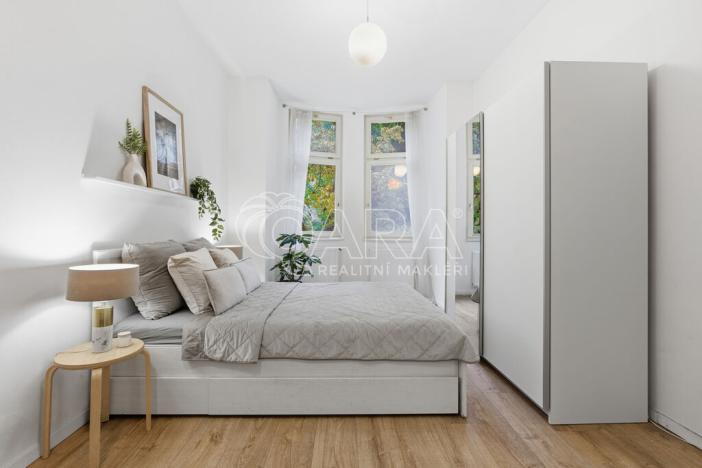 Prodej bytu 2+kk, Praha - Nusle, náměstí Generála Kutlvašra, 46 m2