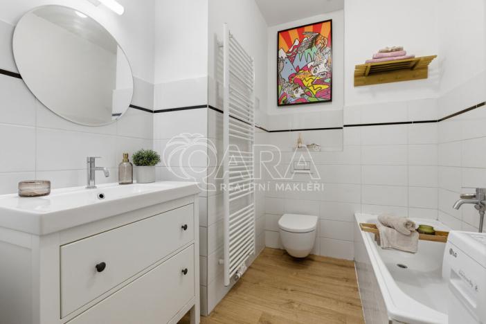 Prodej bytu 2+kk, Praha - Nusle, náměstí Generála Kutlvašra, 46 m2