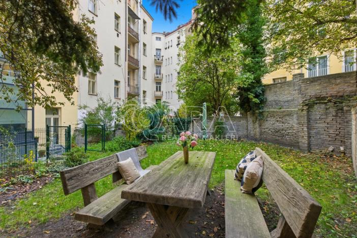 Prodej bytu 2+kk, Praha - Nusle, náměstí Generála Kutlvašra, 46 m2