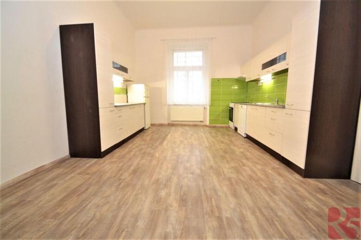 Pronájem bytu 3+1, Praha - Nové Město, V tůních, 80 m2