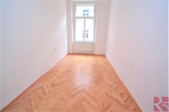 Pronájem bytu 3+1, Praha - Nové Město, V tůních, 80 m2