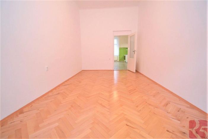 Pronájem bytu 3+1, Praha - Nové Město, V tůních, 80 m2