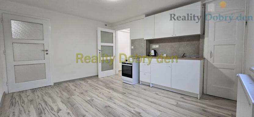 Pronájem bytu 2+1, Opava, Těšínská, 48 m2